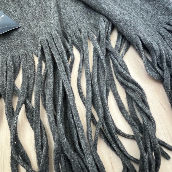 NWT Lucky Brand Dark Grey Solid Brushed Scarf - Picture 6 of 9